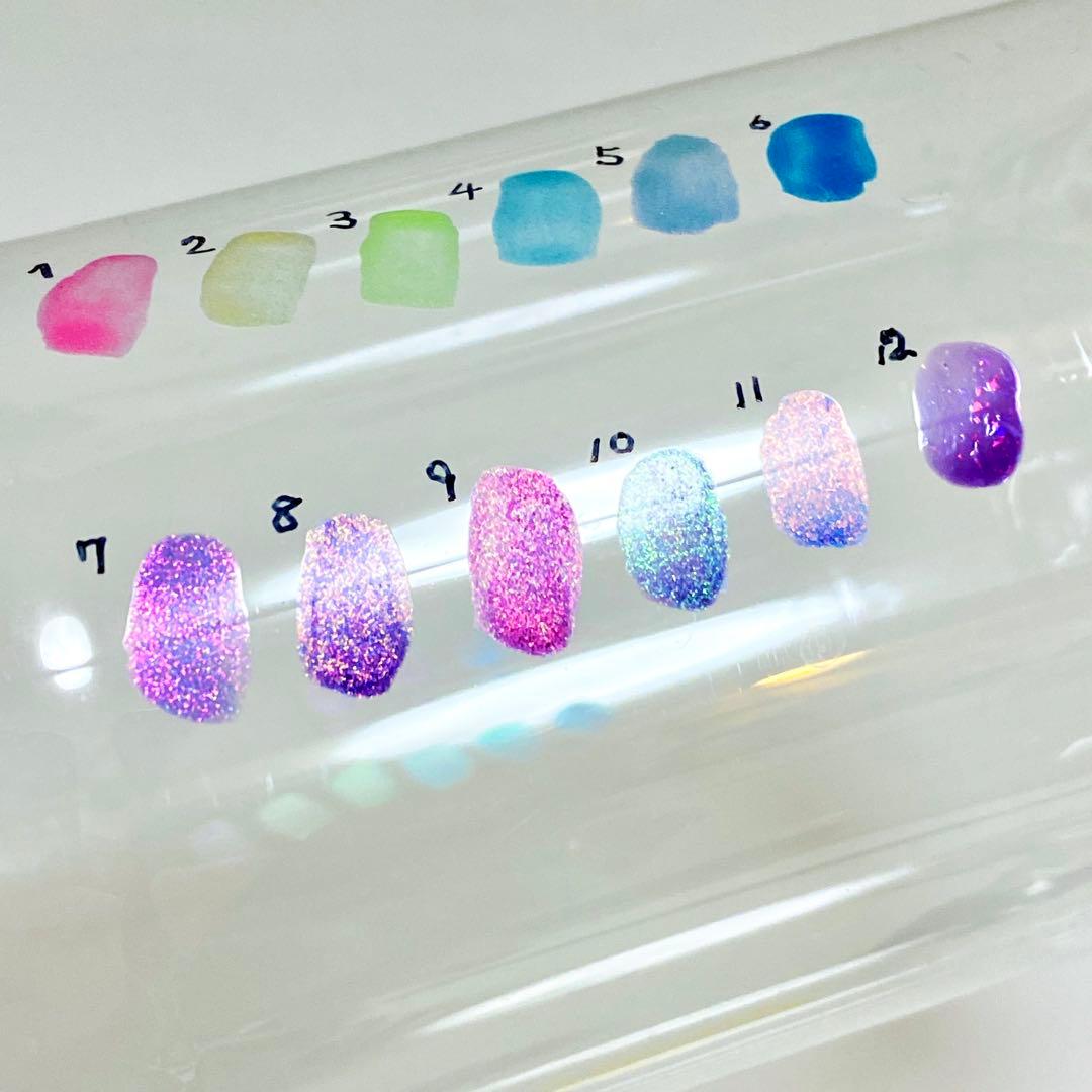 【値下げ中】ネイルポリッシュ12本セット　偏光カラー　海外ネイル　まとめ売り