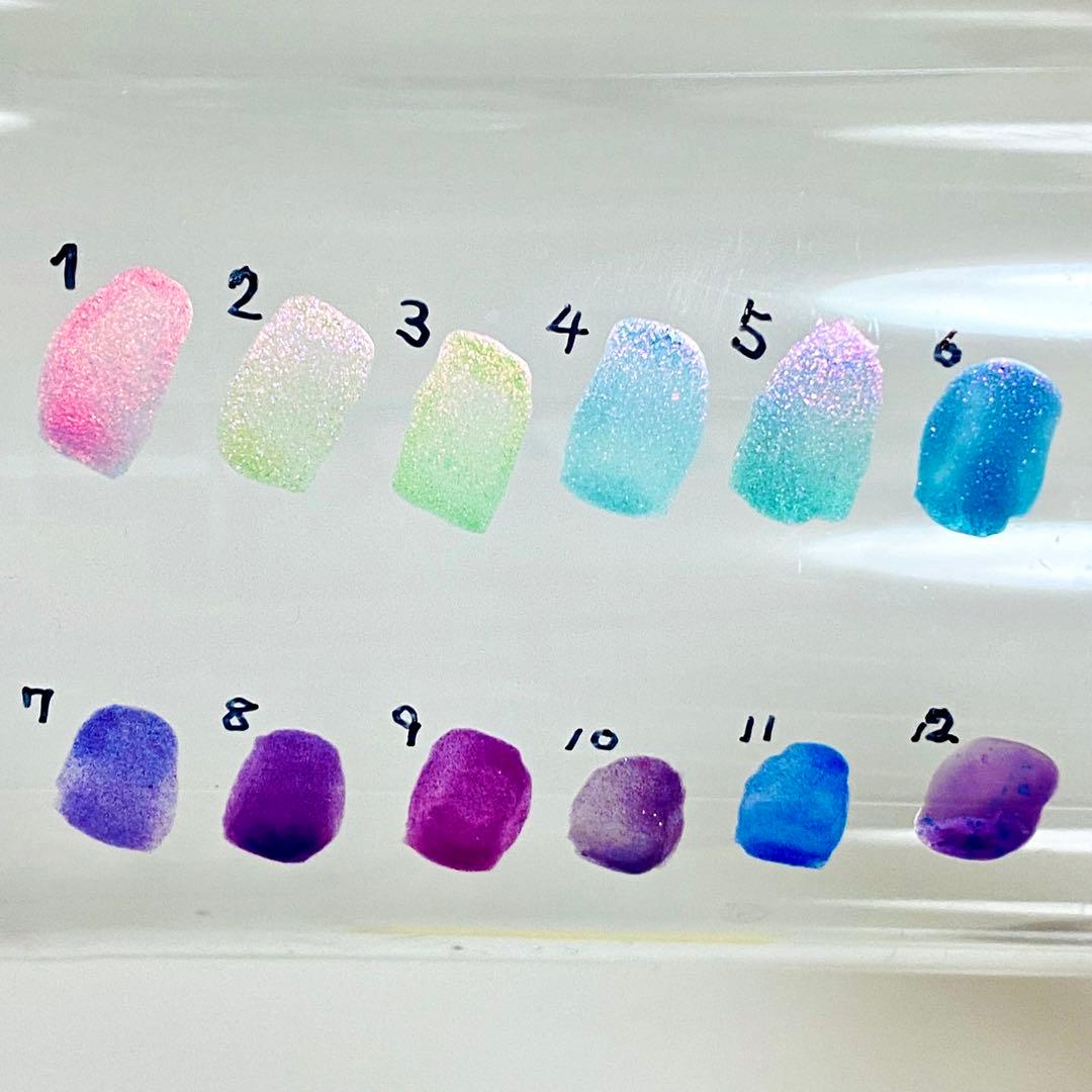 【値下げ中】ネイルポリッシュ12本セット　偏光カラー　海外ネイル　まとめ売り