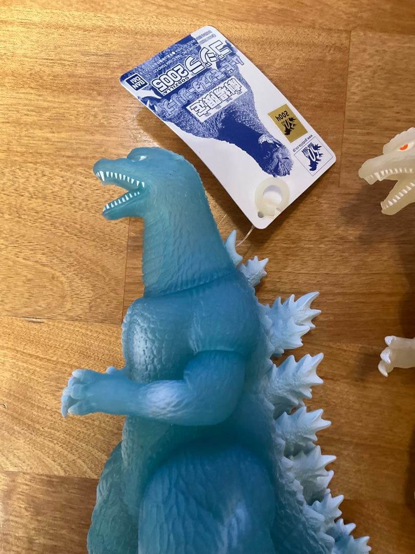 値下げ！ゴジラ　2005 限定版　2タイプ　タグ付き