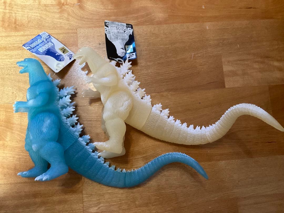 値下げ！ゴジラ　2005 限定版　2タイプ　タグ付き