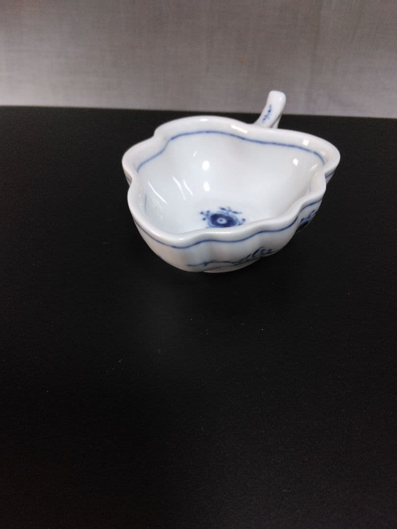 ス*ー様 ロイヤルコペンハーゲンブル－フルーテッド プレイン スモールリーンシュ