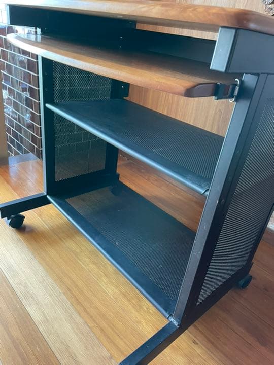 パソコンデスク、パソコンラック