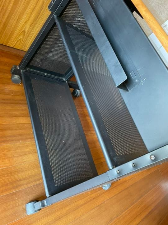 パソコンデスク、パソコンラック