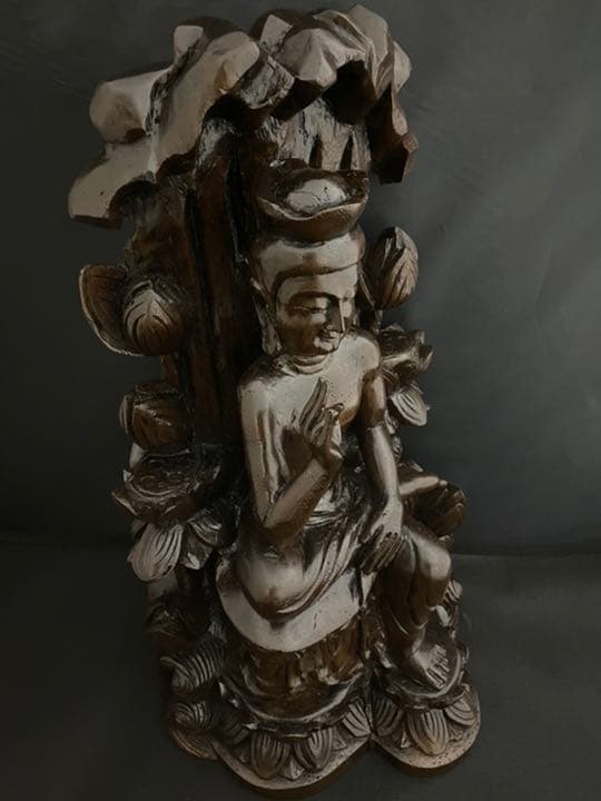 弥勒菩薩 半跏思惟像 一刀彫り　木彫 仏像 彫刻 置物 風水 骨董 アンティーク