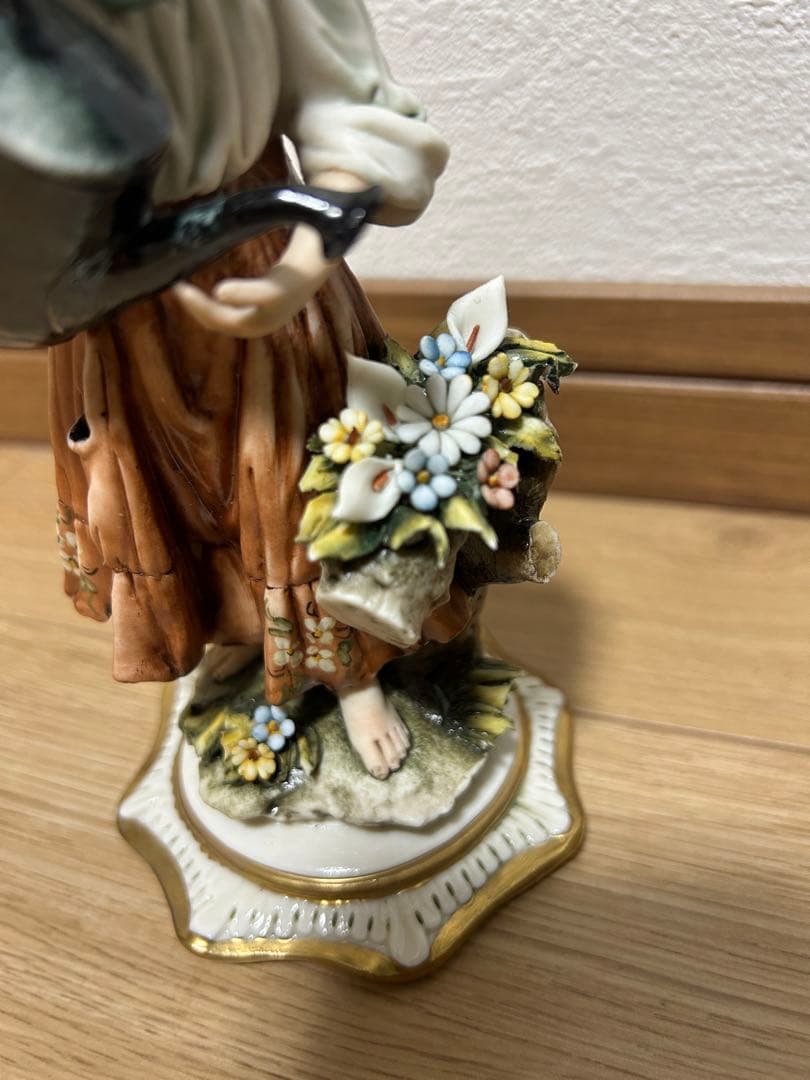 カポディモンテ 陶器 人形 置物 イタリア製 作家名入り