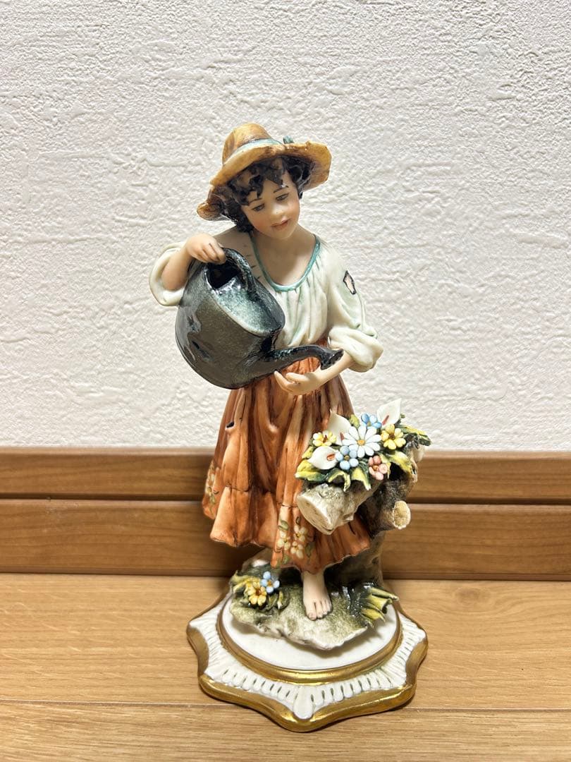 カポディモンテ 陶器 人形 置物 イタリア製 作家名入り