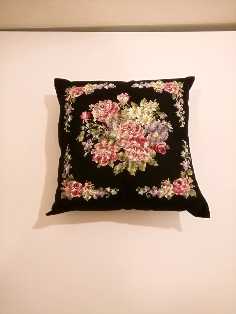 刺繡クッション4点