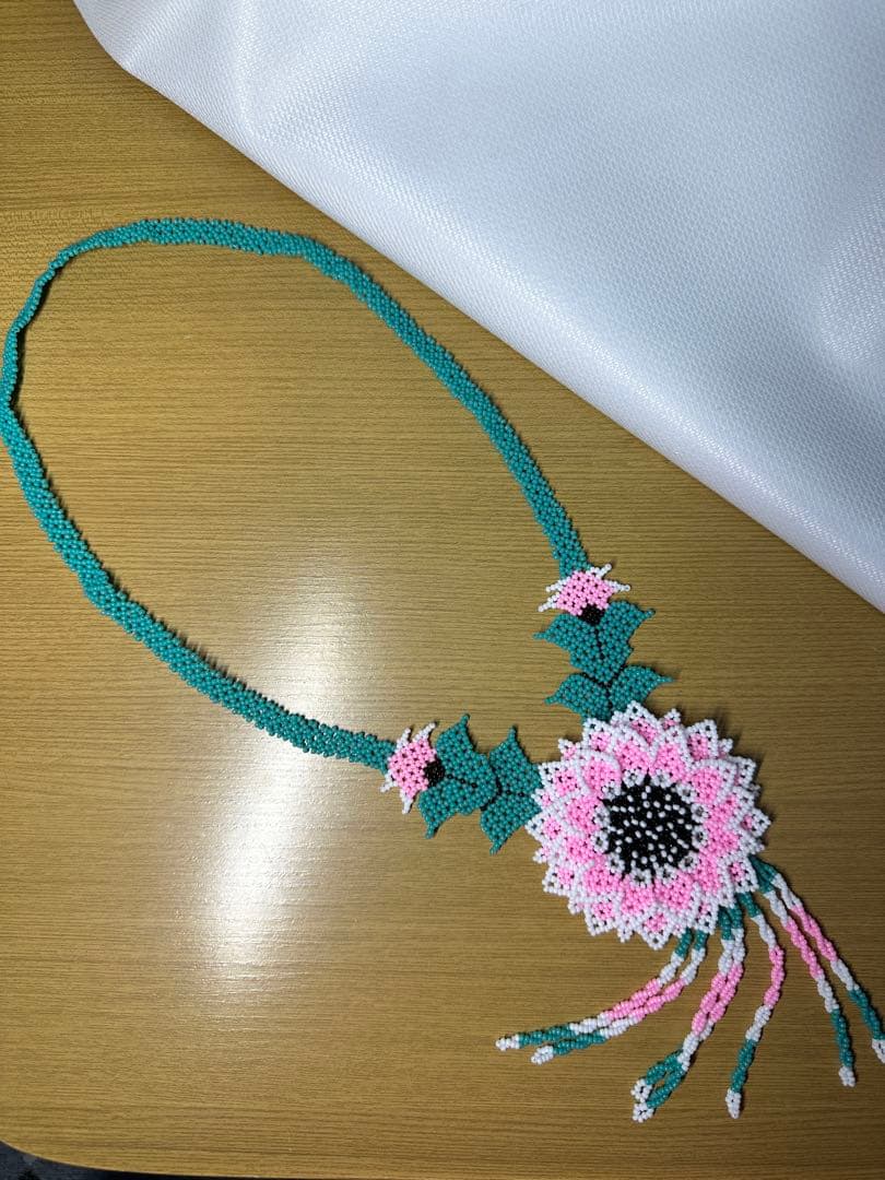 ハンドメイド フラワーモチーフ ネックレス