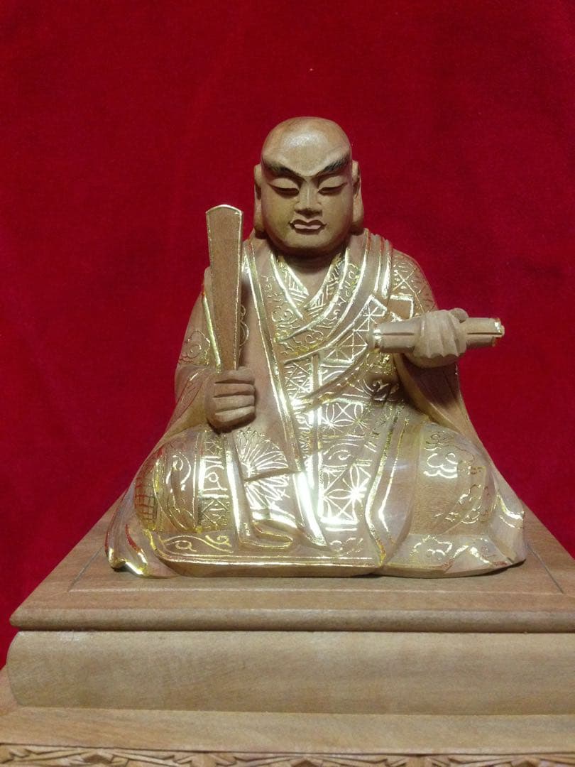 香木白檀 切金仕上げ 日蓮大聖人座像 手彫り 最高細密木彫り88万円の品全て白檀
