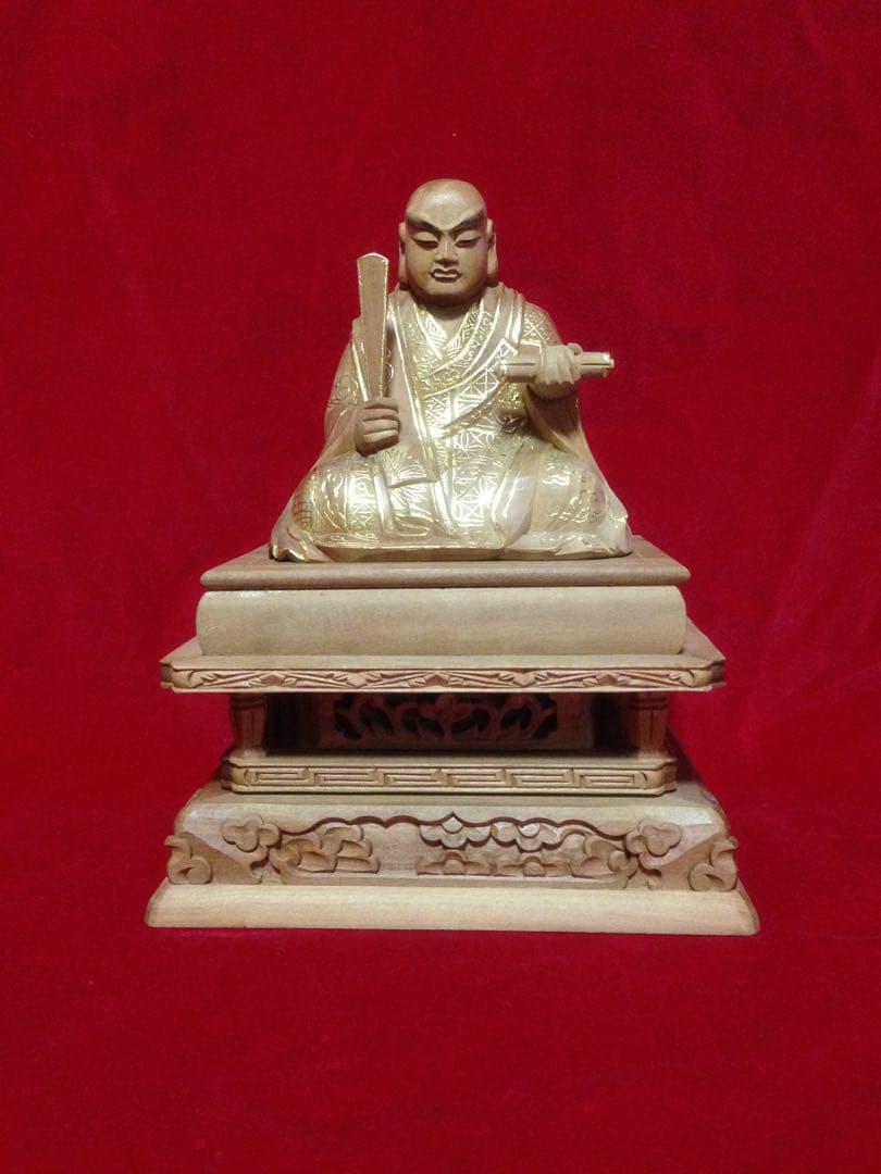 香木白檀 切金仕上げ 日蓮大聖人座像 手彫り 最高細密木彫り88万円の品全て白檀