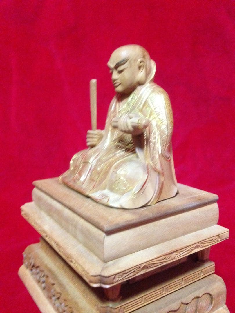 香木白檀 切金仕上げ 日蓮大聖人座像 手彫り 最高細密木彫り88万円の品全て白檀