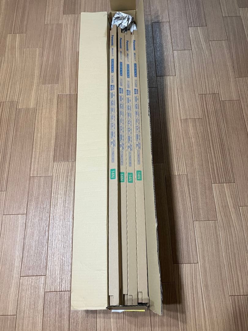 新品未使用　Panasonic LED LDL40S N/14/26 4本セット