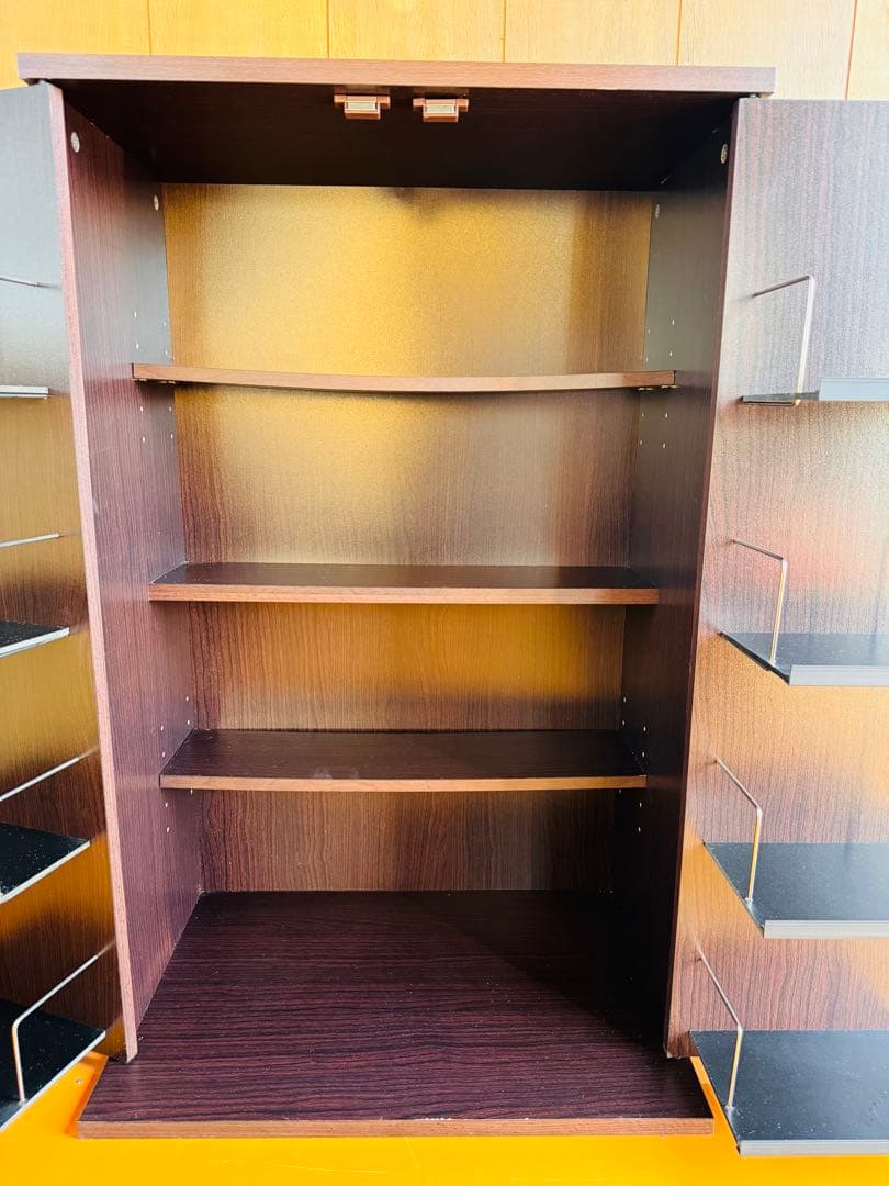 CD・DVD収納ラック 扉付き ダークブラウン 難あり