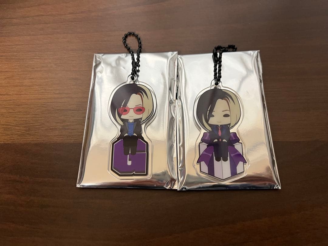 GLAY すわりんこ アクリルキーホルダー HISASHI 2種 - メルカリ
