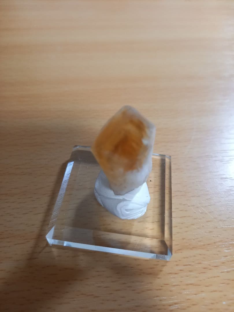 ファントム　シトリン 置物 透明アクリル台座付き