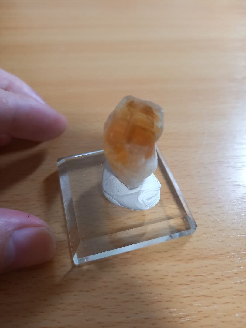 ファントム　シトリン 置物 透明アクリル台座付き