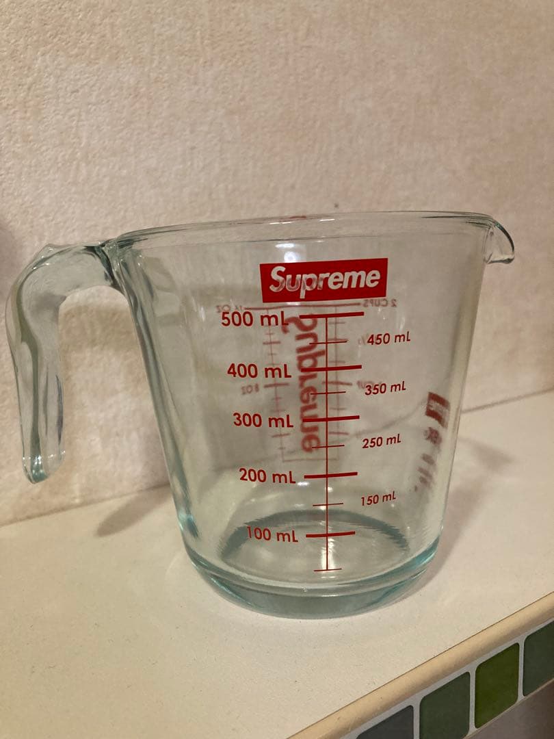 シュプリーム　pyrex 500mL 計量カップ