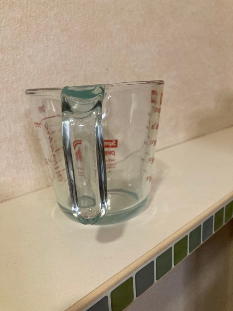 シュプリーム　pyrex 500mL 計量カップ