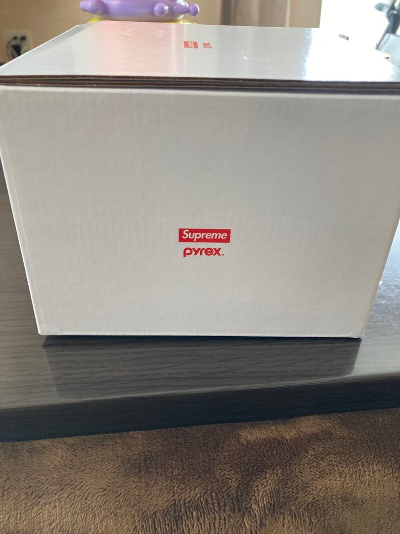 シュプリーム　pyrex 500mL 計量カップ