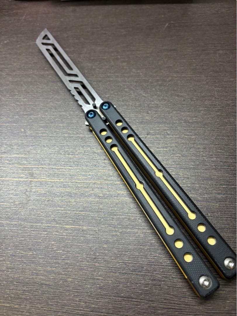 バタフライナイフトレーナー Squid industries Nautilus - メルカリ