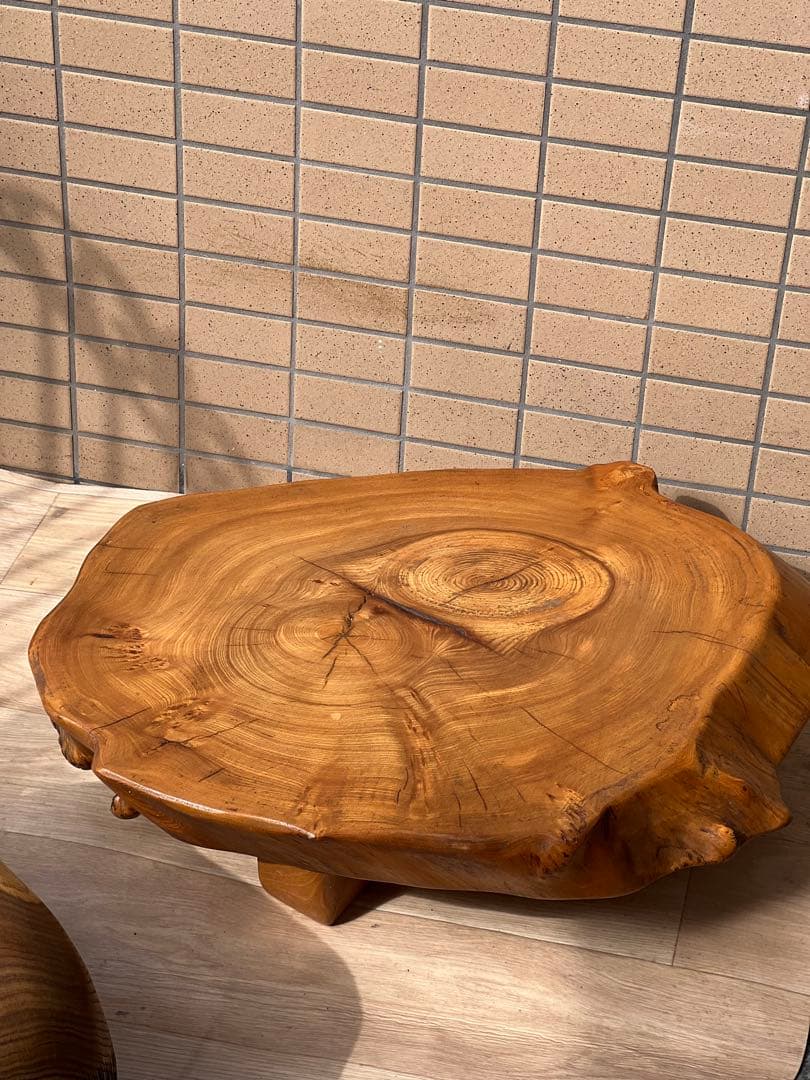 熊　一刀彫　槐（えんじゅ)の木