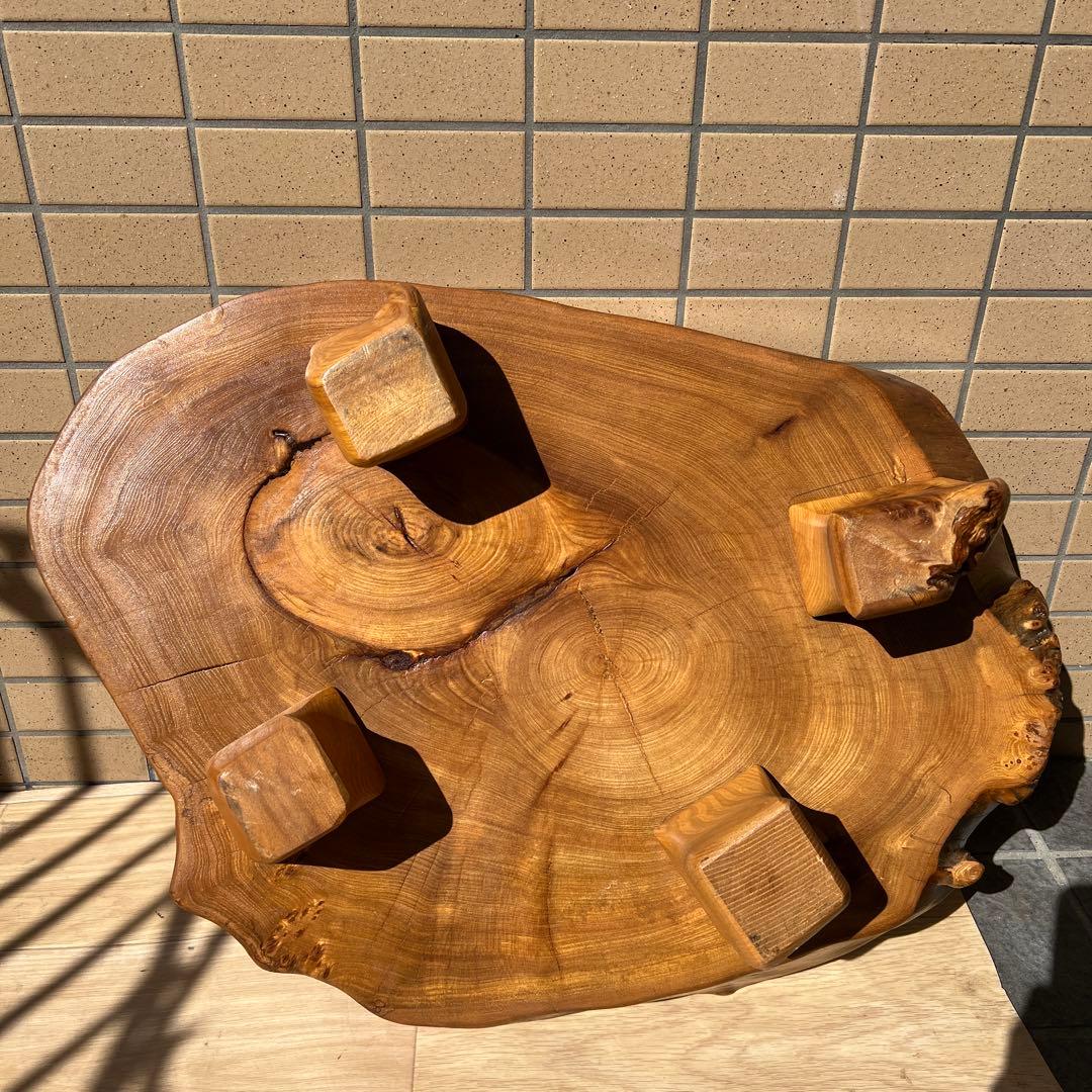 熊　一刀彫　槐（えんじゅ)の木