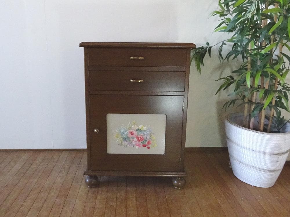 神戸洋家具/伊藤家具　電話台　FAX台　オーク無垢材　花図柄刺繍