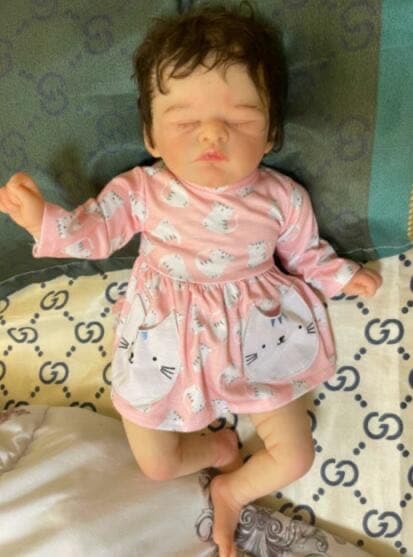 リボーンドール　可愛い幼いお顔