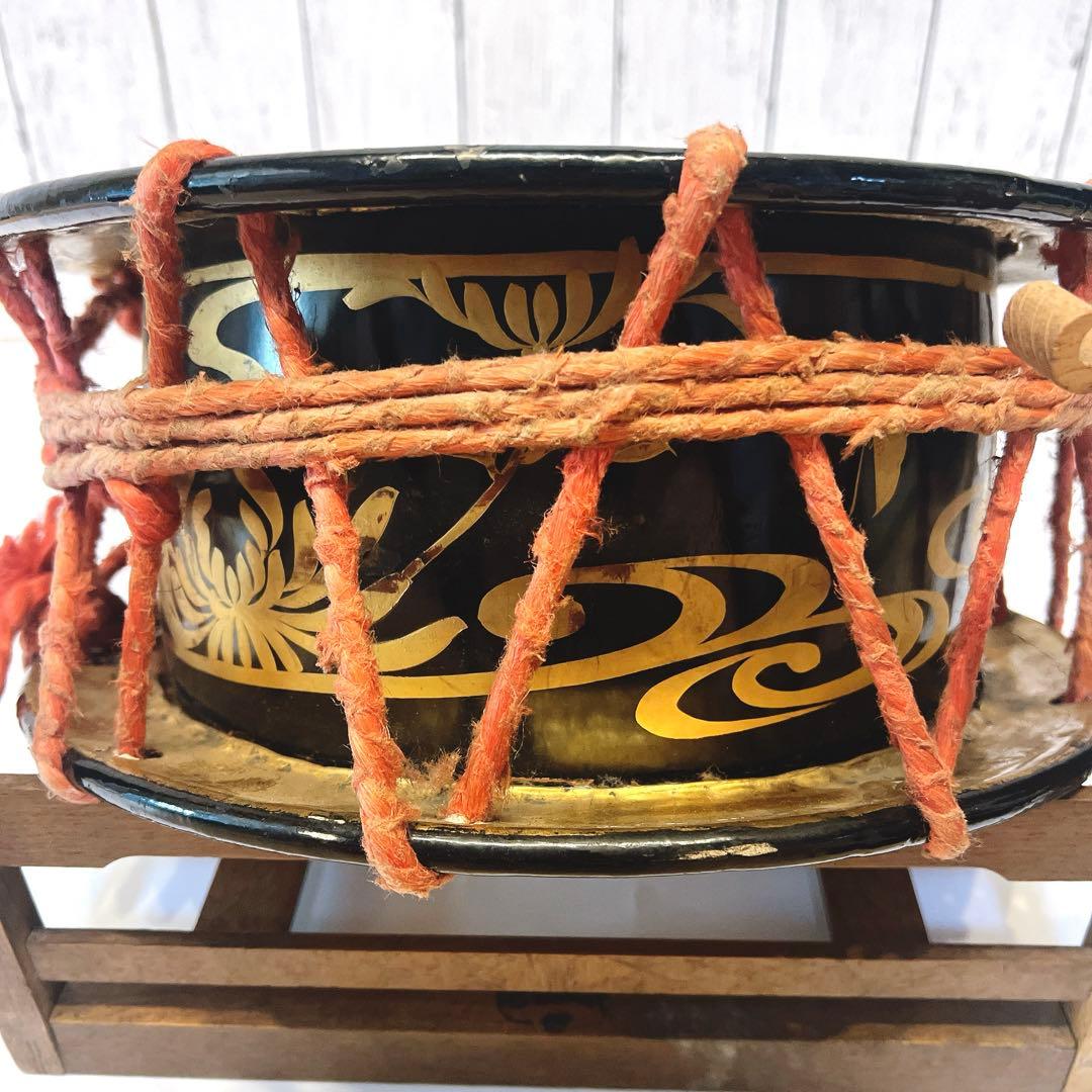 【希少】締め太鼓　蒔絵　和太鼓 34.5cm バチ付き　台座付属　和楽器　打楽器