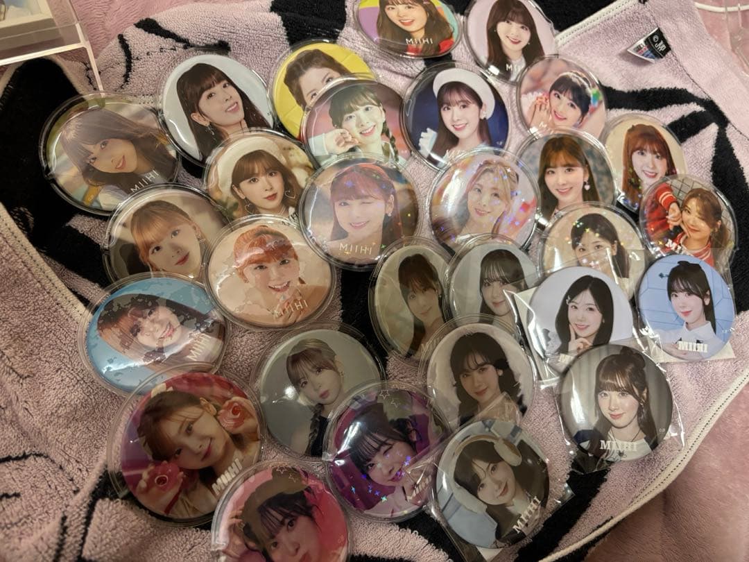 NiziU MIIHI缶バッジほぼ揃いセット - メルカリ
