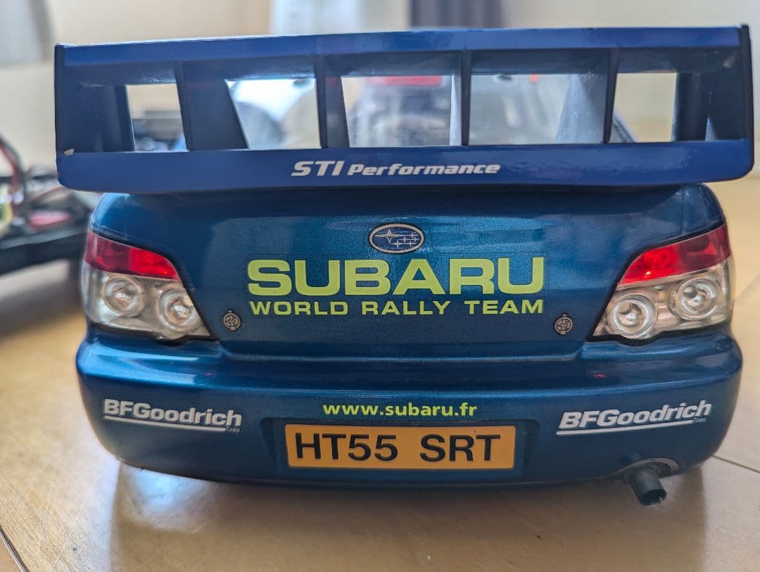 1/10タミヤラジコン　スバルインプレッサWRXボディ　塗装組立品