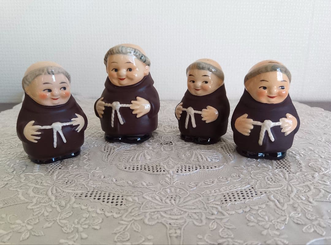 入手難 アンティーク Goebelゲーベル 修道士のフンメル人形 ４点セット