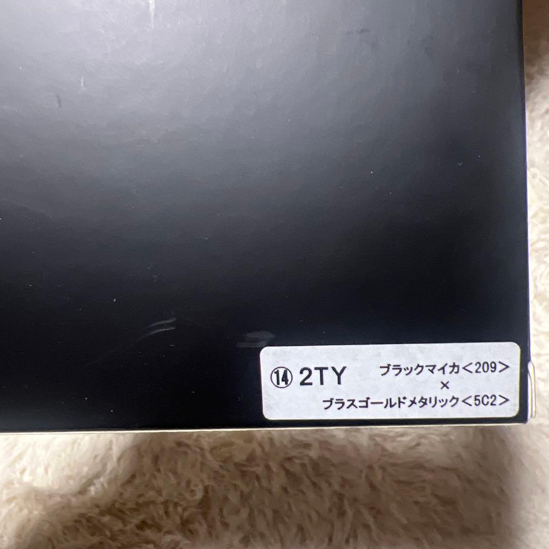 YARIS CROSS プラスゴールドメタリック ミニカー