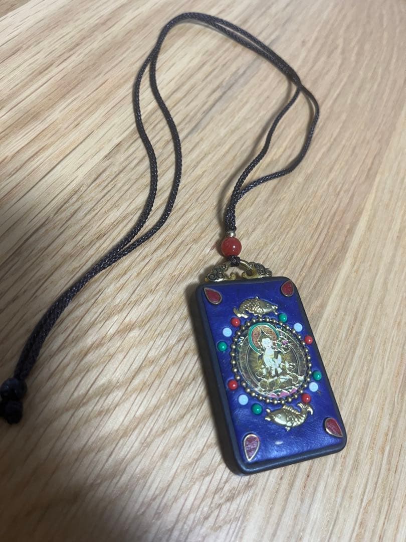 インド紫色の仏像デザインペンダント