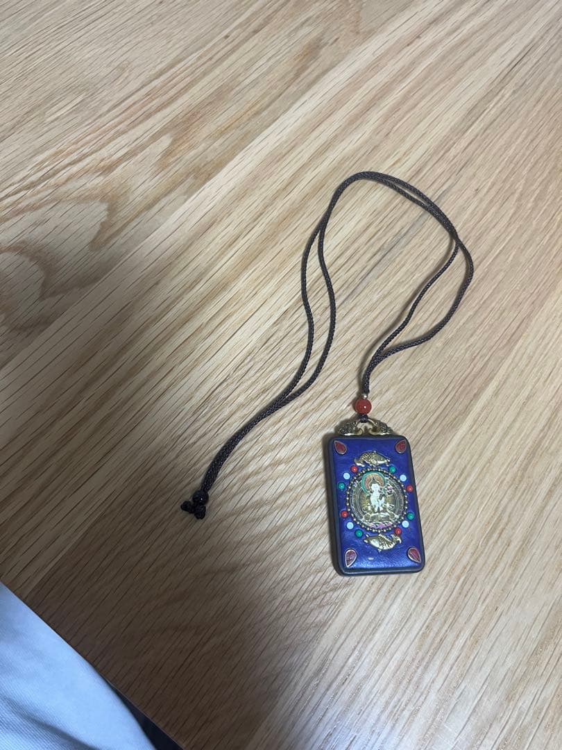 インド紫色の仏像デザインペンダント