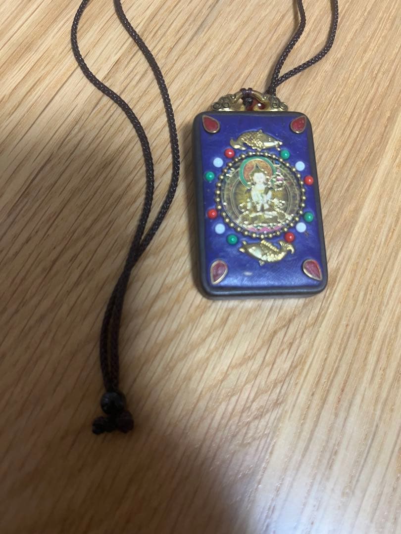 インド紫色の仏像デザインペンダント