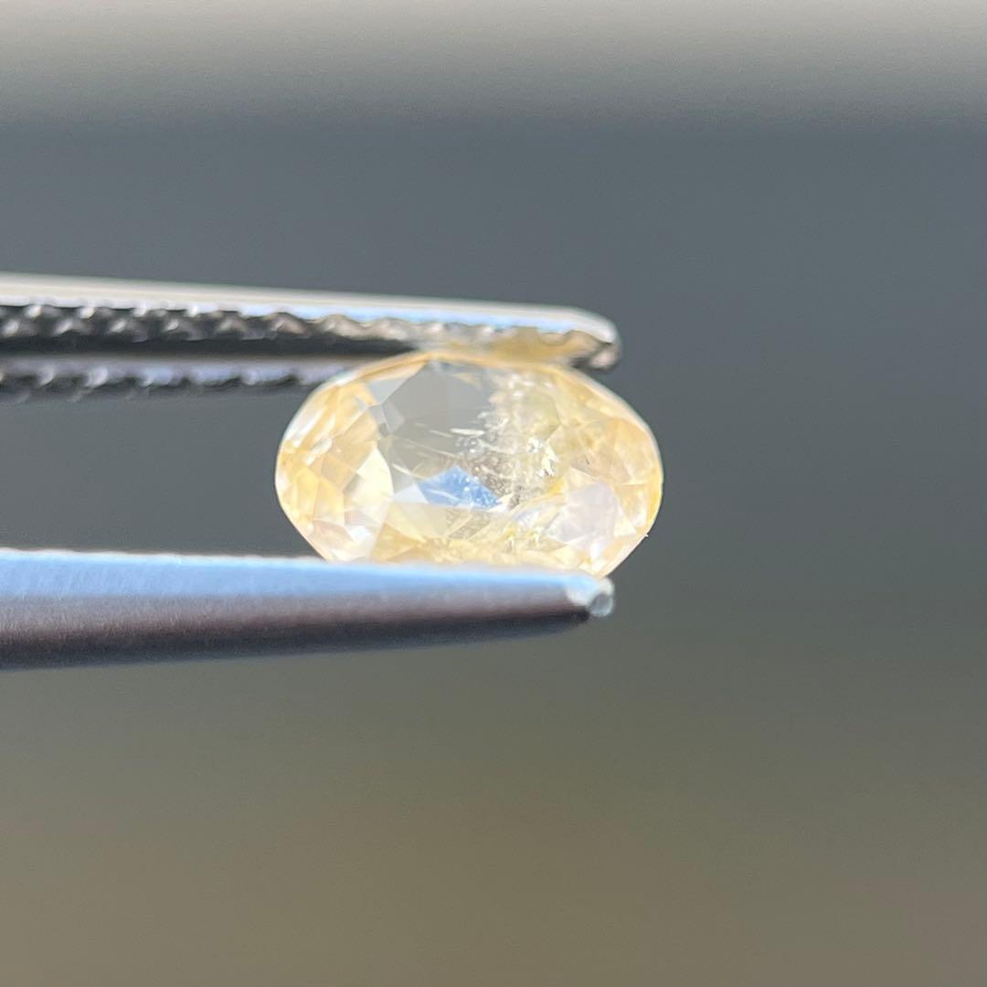 スリランカ産非加熱天然オレンジイエローサファイアルース