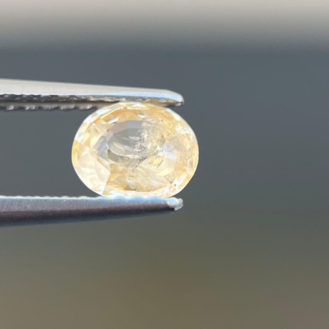 スリランカ産非加熱天然オレンジイエローサファイアルース