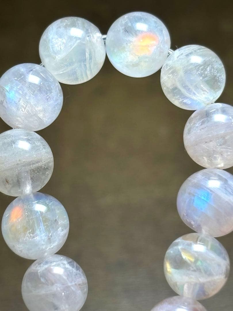 良品質　希少　レインボームーンストーン8㎜ブレス（新品未使用）マダガスカル産虹色