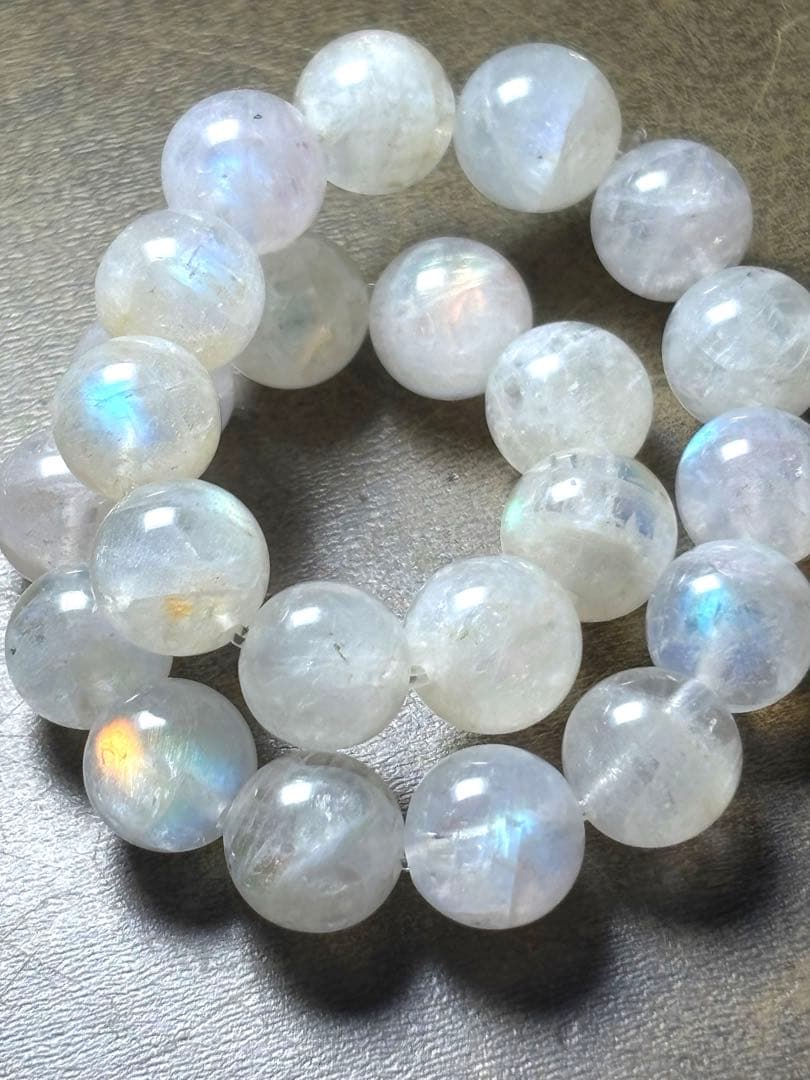 良品質　希少　レインボームーンストーン8㎜ブレス（新品未使用）マダガスカル産虹色