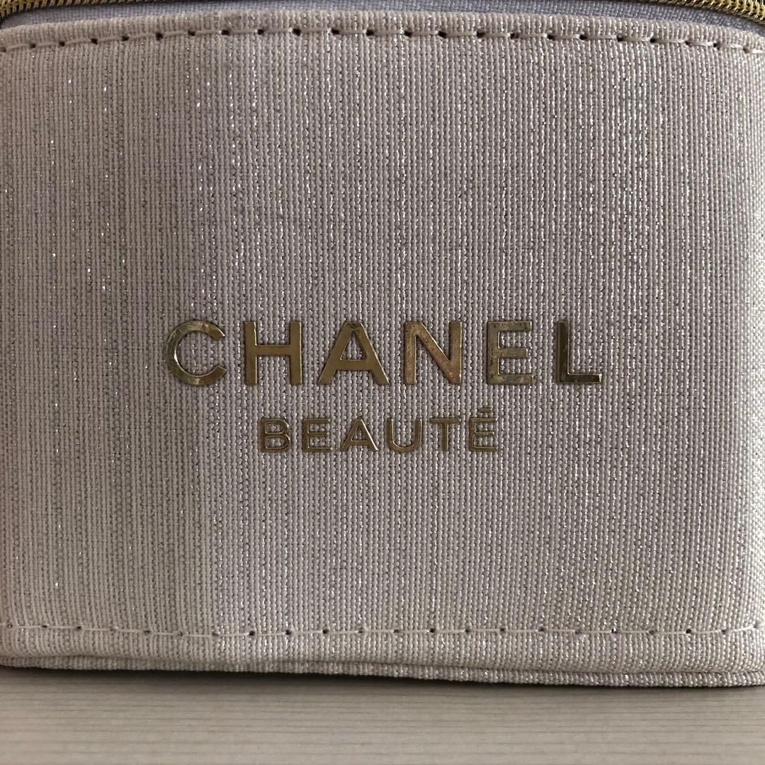 CHANEL ノベルティ バニティポーチ ツイード ラメ ホワイト - メルカリ