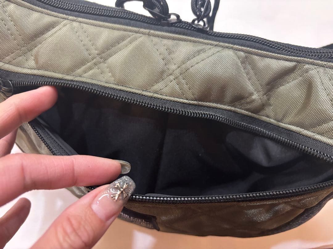 半月型ショルダーバッグ