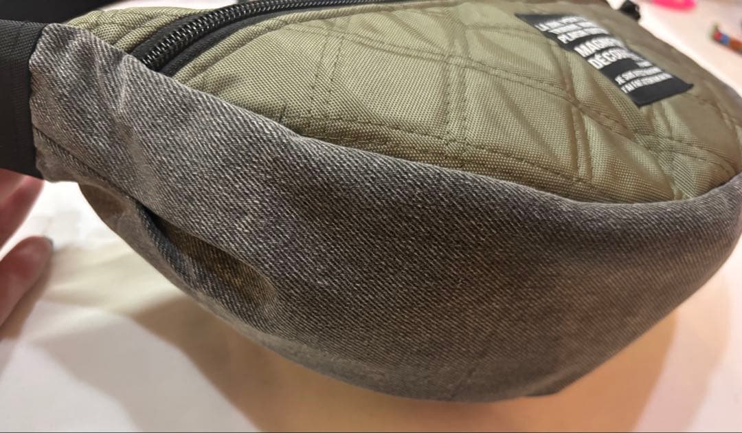 半月型ショルダーバッグ