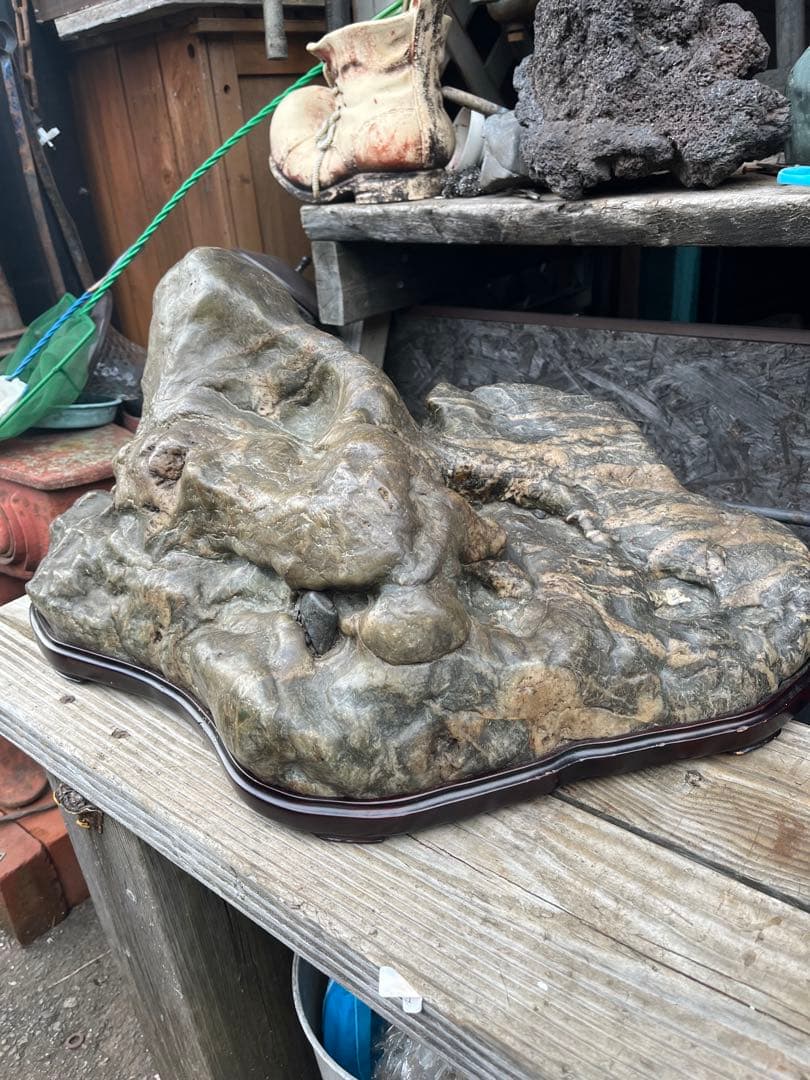 神居古潭石 、特大６０センチ、古潭石 神居古潭石緑泥石 水石 、水石展示会用