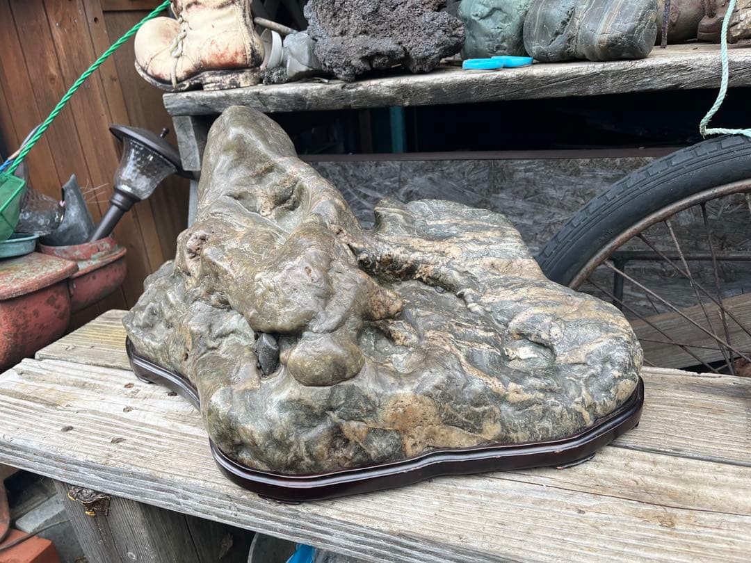 神居古潭石 、特大６０センチ、古潭石 神居古潭石緑泥石 水石 、水石展示会用