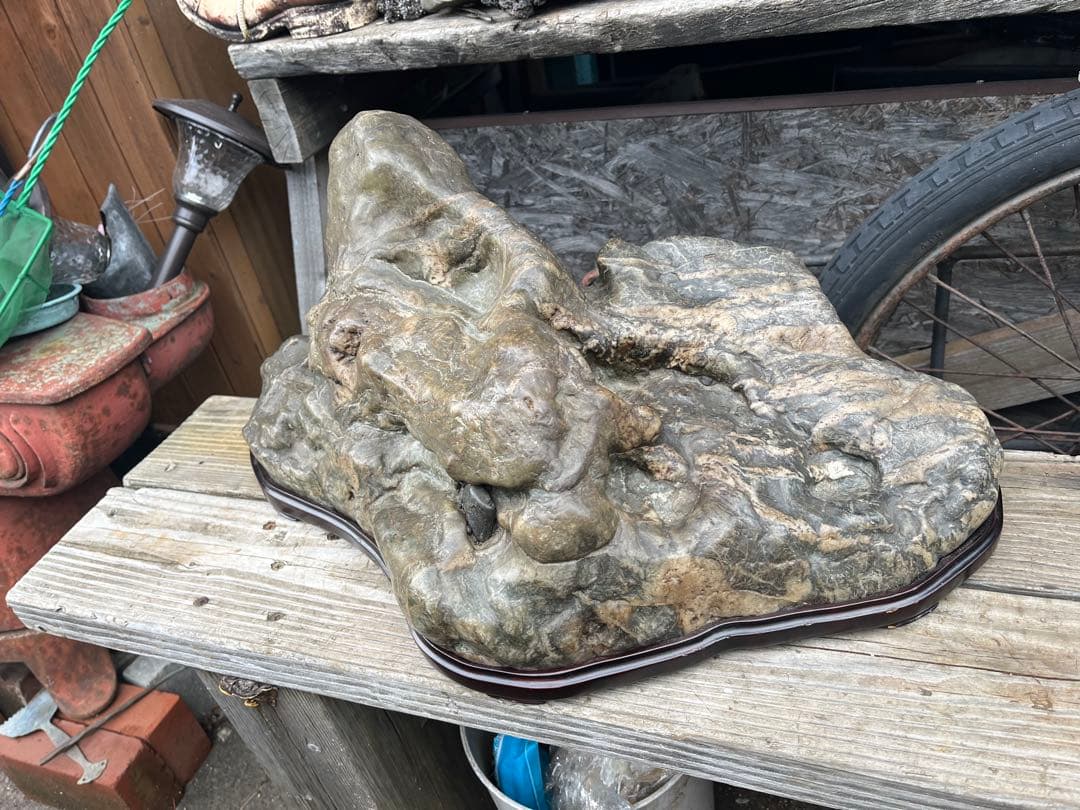 神居古潭石 、特大６０センチ、古潭石 神居古潭石緑泥石 水石 、水石展示会用