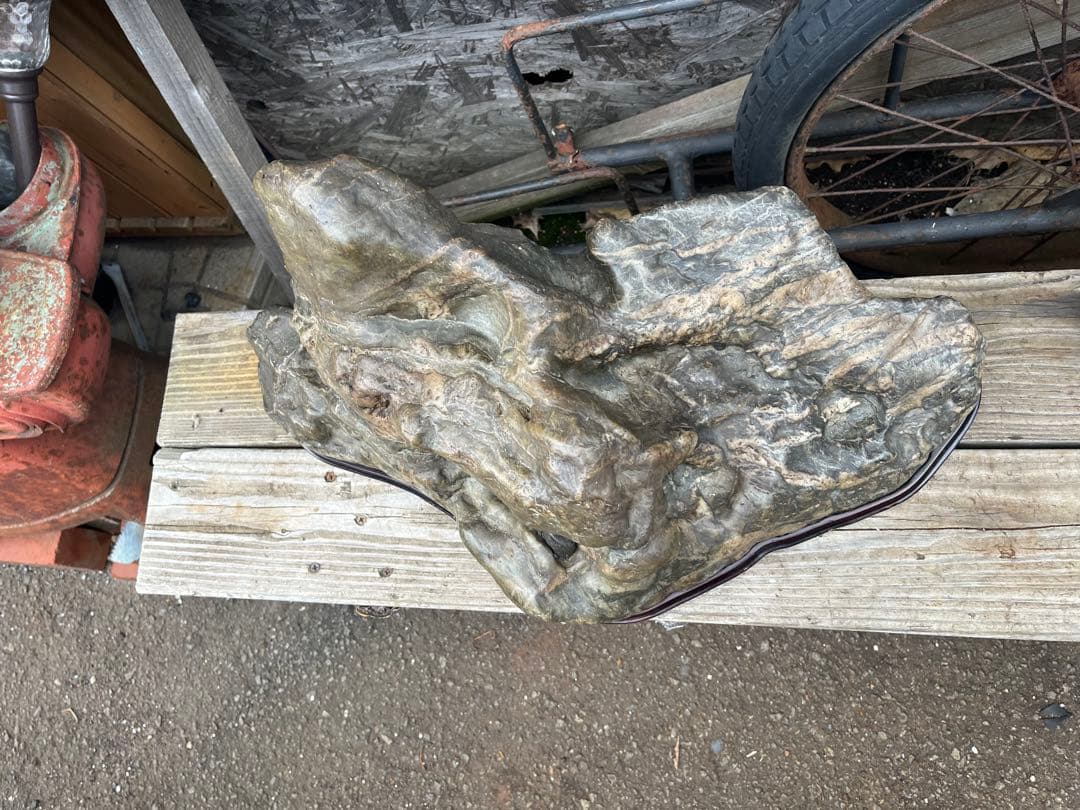 神居古潭石 、特大６０センチ、古潭石 神居古潭石緑泥石 水石 、水石展示会用