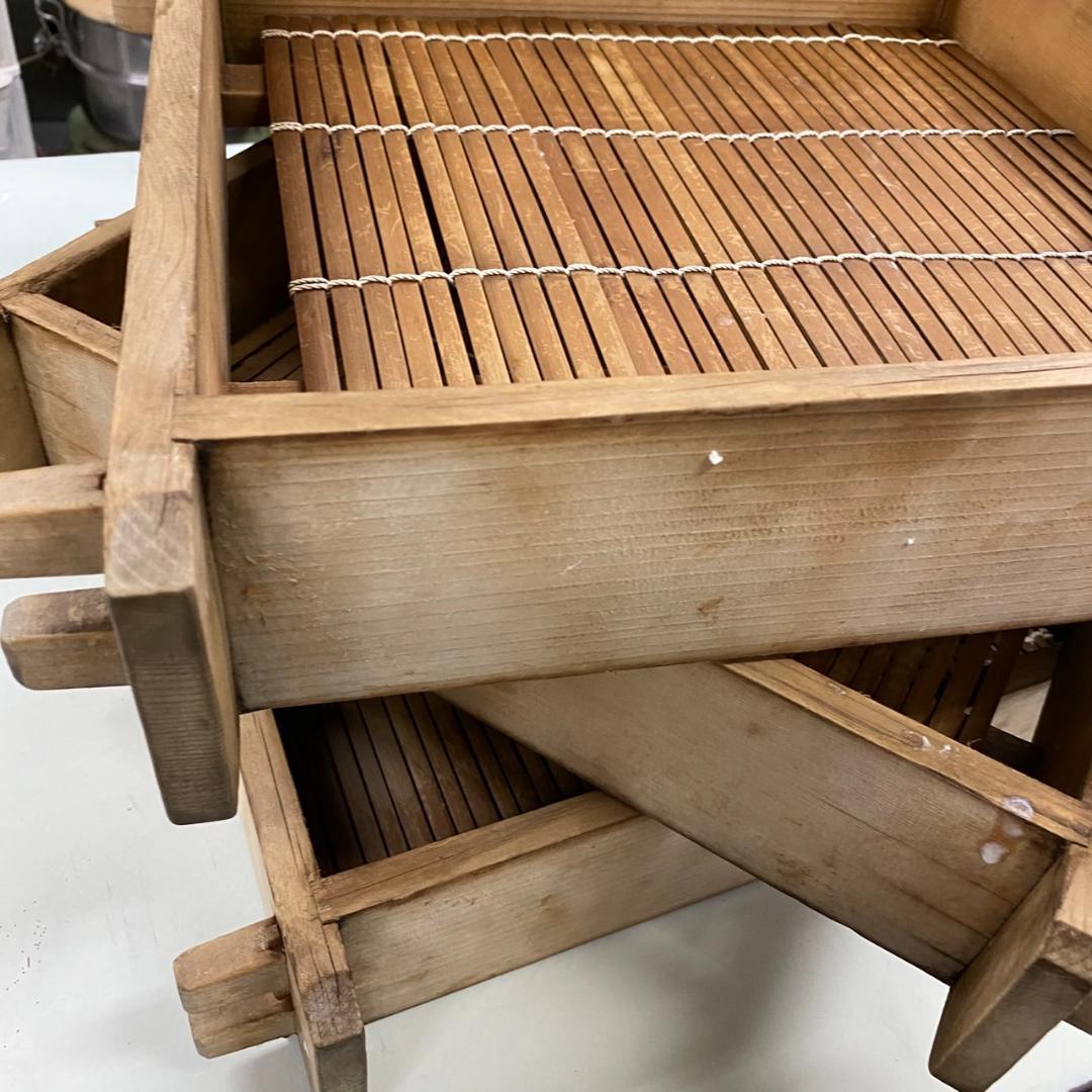 菓子屋用中古品　角蒸し蒸篭（せいろ）　蒸篭3枚＋木蓋　おまけで竹すだれ3枚