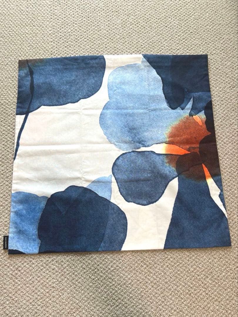 marimekko 花柄 Valssiクッションカバー　50×50【完売商品】
