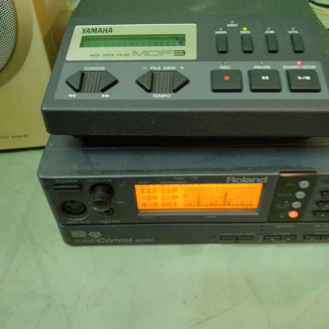 ●ヤマハ　MIDIデータファイラー　MDF3です。取説、ACアダプター付き